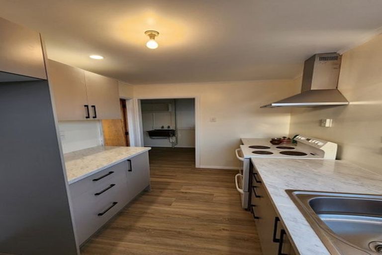 Photo of property in 66- 68 Waihora Crescent, Waitangirua, Porirua, 5024
