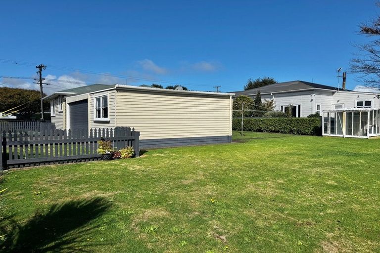 Photo of property in 25 Waihi Road, Hawera, 4610