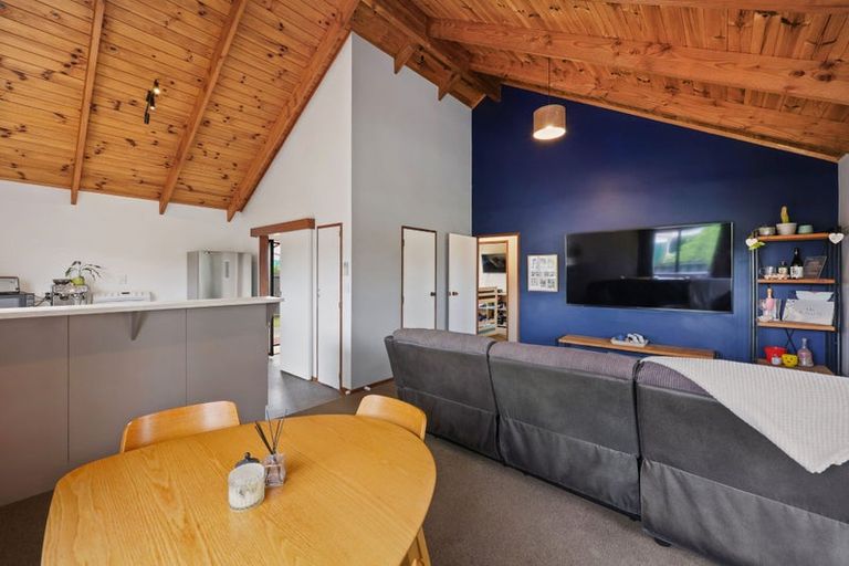 Photo of property in 2/11 Hosking Place, Clarks Beach, 2122