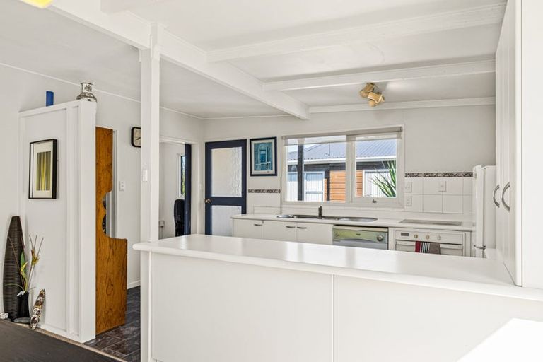 Photo of property in 1/1 Jeanette Place, Mairangi Bay, Auckland, 0630