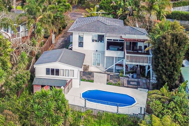 Photo of property in 35 Pipitea Place, Massey, Auckland, 0614