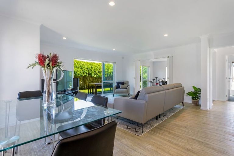 Photo of property in 418a Old Te Atatu Road, Te Atatu Peninsula, Auckland, 0610