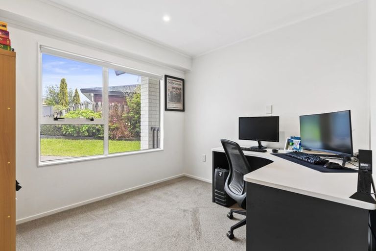 Photo of property in 10 Owl Court, Unsworth Heights, Auckland, 0632