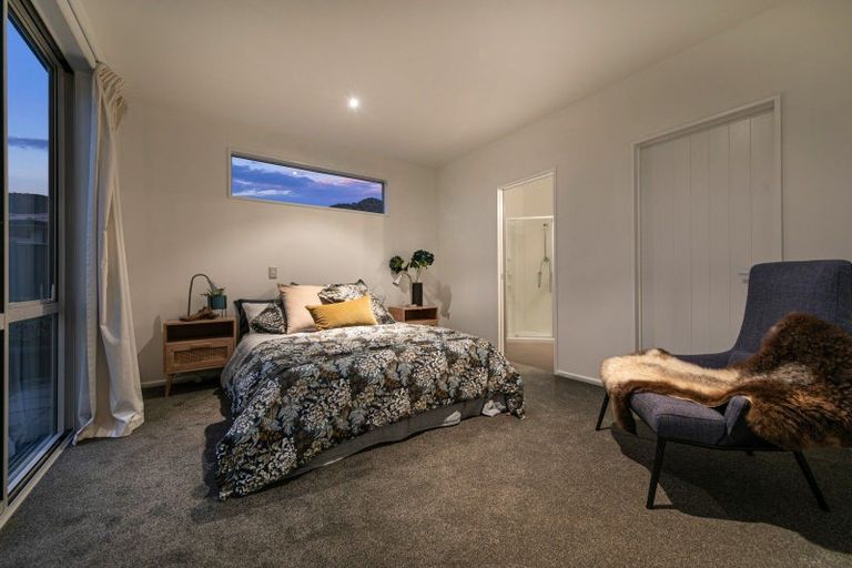 Photo of property in 9 Marbleleaf Lane, Albert Town, Wanaka, 9305