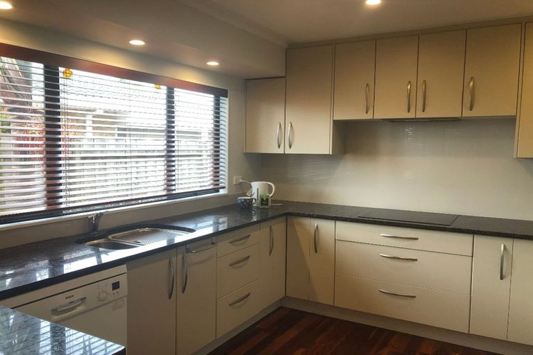 Photo of property in 48 Lakeside Drive, Orewa, 0931