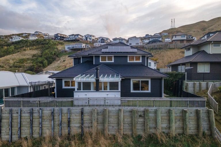 Photo of property in 100 Melksham Drive, Churton Park, Wellington, 6037