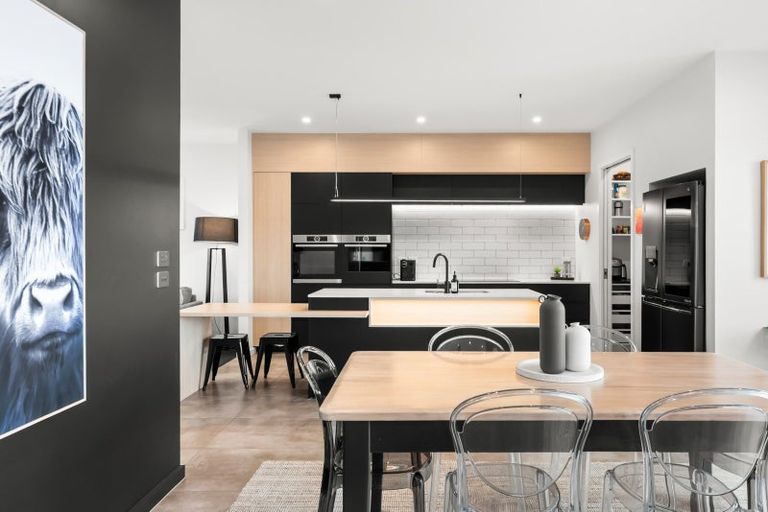 Photo of property in 16 Cuba Street, Petone, Lower Hutt, 5012