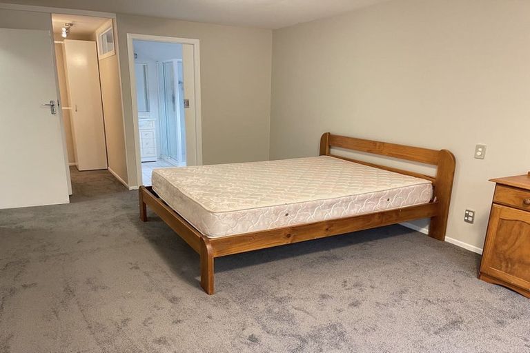 Photo of property in 1 Orion Place, Hillcrest, Auckland, 0627