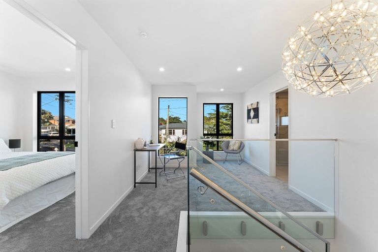 Photo of property in 8c Rowan Terrace, Te Atatu South, Auckland, 0610