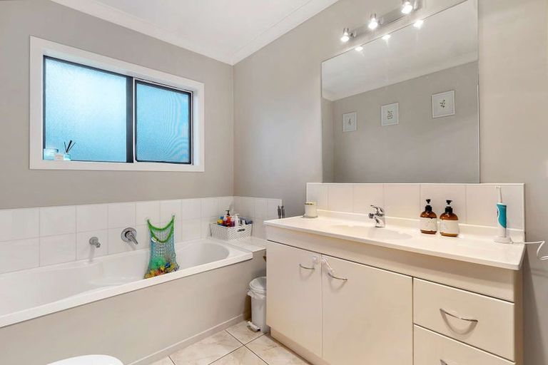Photo of property in 4 Charles Close, Springvale, Whanganui, 4501