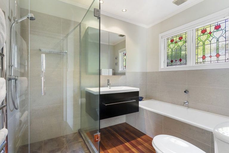 Photo of property in 42 Norwood Road, Bayswater, Auckland, 0622