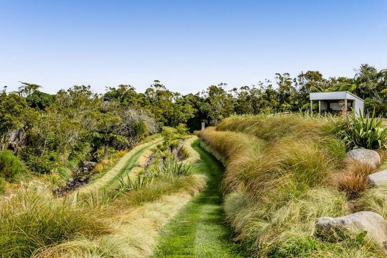 Photo of property in 423 Cardiff Road, Pembroke, Stratford, 4391