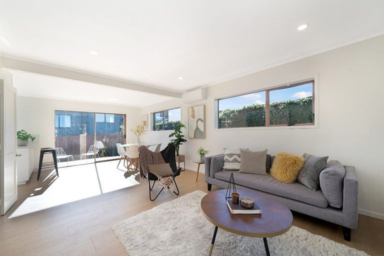 Photo of property in 3/1a Amberley Avenue, Te Atatu South, Auckland, 0610
