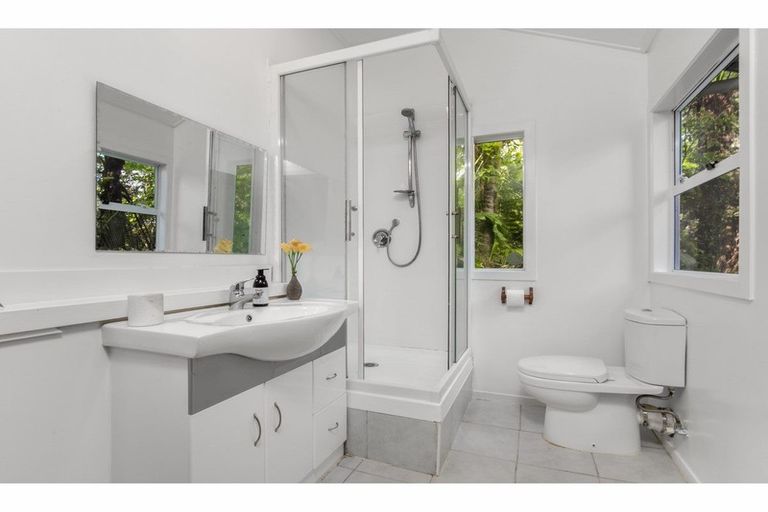 Photo of property in 17 Scenic Drive, Titirangi, Auckland, 0604