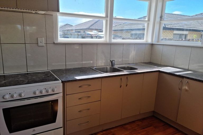 Photo of property in 16 Lachlan Place, Favona, Auckland, 2024