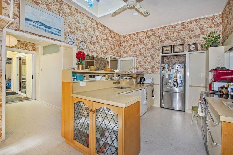 Photo of property in 182 Beach Road, Onerahi, Whangarei, 0110