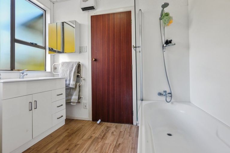 Photo of property in 6a Hurst Place, Parklands, Christchurch, 8083