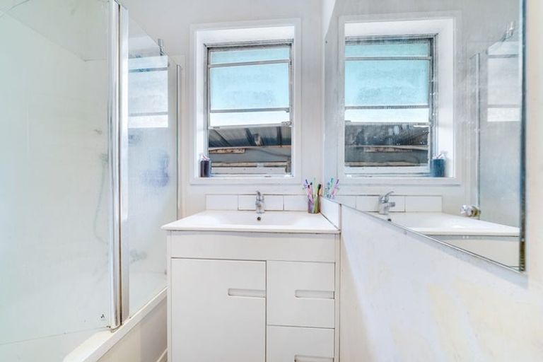 Photo of property in 471 Massey Road, Mangere East, Auckland, 2024