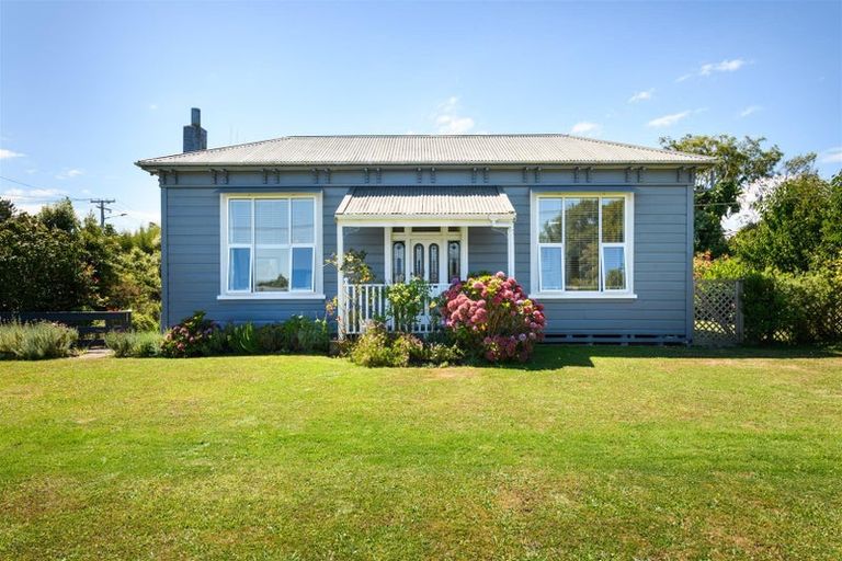 Photo of property in 30 Signal Street, Marton, 4710