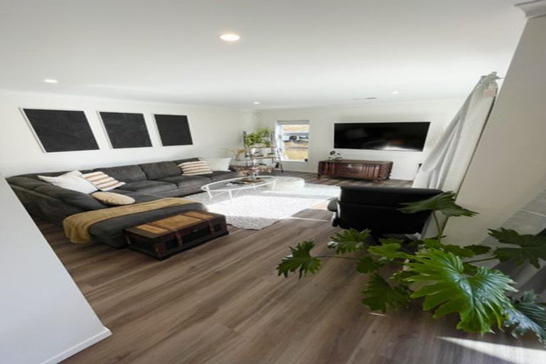 Photo of property in 151 Amesbury Drive, Churton Park, Wellington, 6037