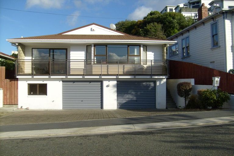 Photo of property in 3 Tanera Crescent, Brooklyn, Wellington, 6021