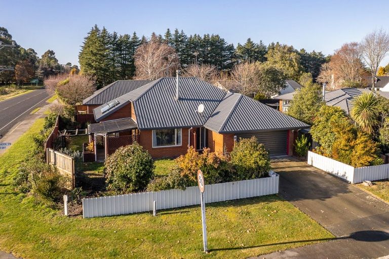 Photo of property in 1 Oakden Drive, Darfield, 7510