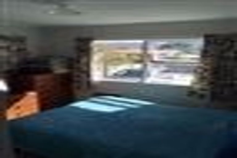 Photo of property in 10 Kaikoura Street, Henderson, Auckland, 0612