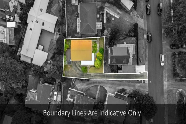 Photo of property in 2/30 Glen Vista Place, Bayview, Auckland, 0629