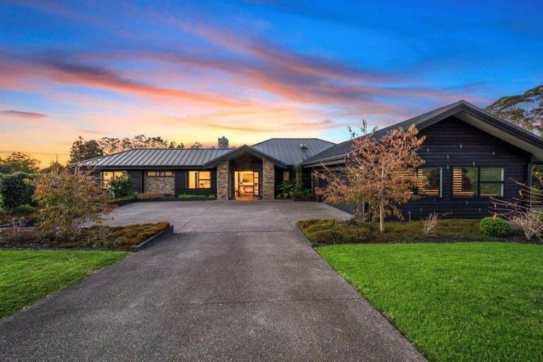 Photo of property in 73 Pomona Road, Kumeu, 0891