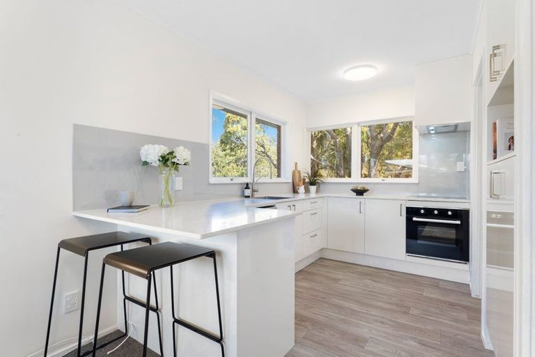 Photo of property in 2/14 Kapiti Place, Sunnynook, Auckland, 0620