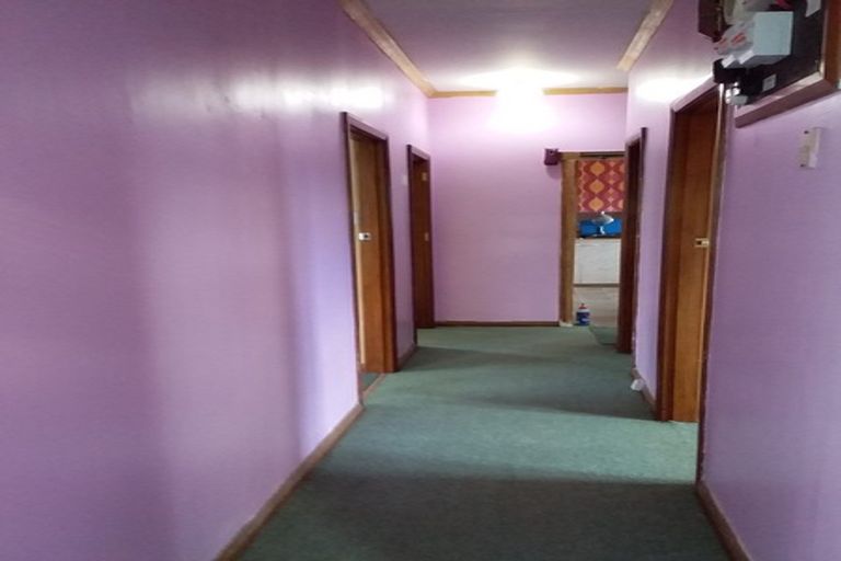 Photo of property in 2 Hobson Place, Takaro, Palmerston North, 4412