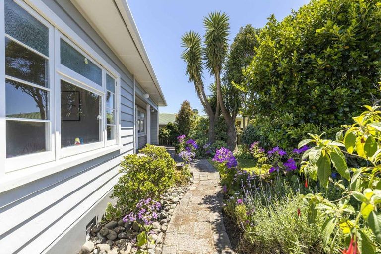 Photo of property in 40 Tukapa Street, Westown, New Plymouth, 4310