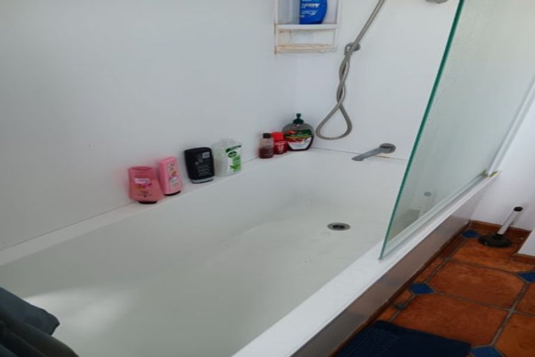 Photo of property in 23 Hawker Street, Mount Victoria, Wellington, 6011