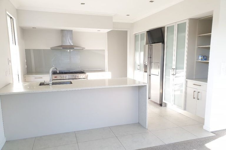 Photo of property in 5 Kelmore Place, Schnapper Rock, Auckland, 0632