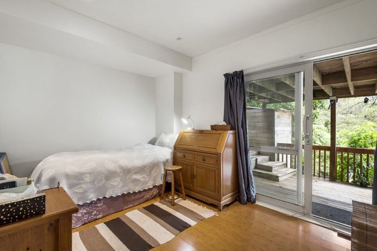 Photo of property in 5 Saddleback Rise, Murrays Bay, Auckland, 0630