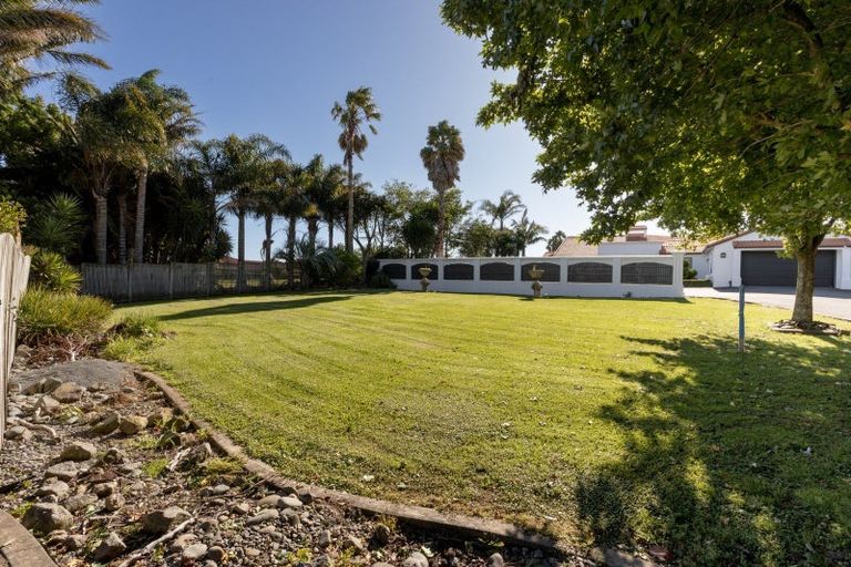 Photo of property in 11 St Clair Place, Browns Bay, Auckland, 0630