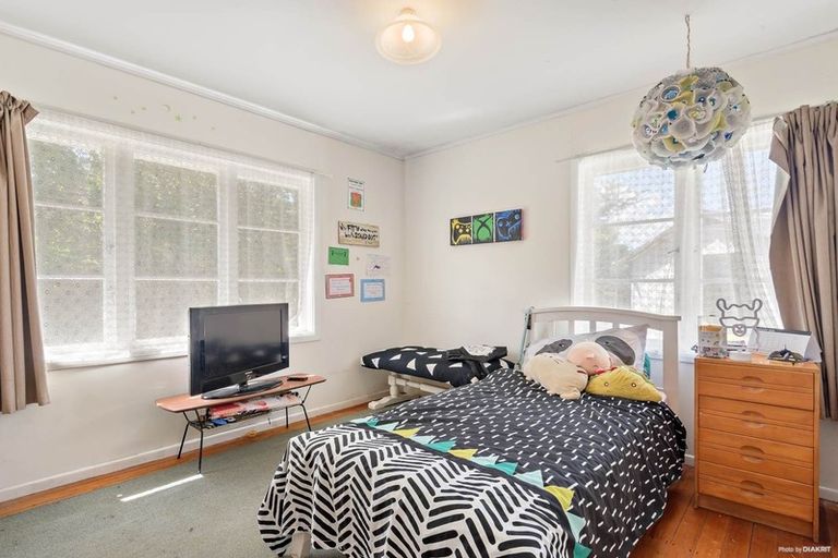 Photo of property in 70 Smythe Road, Henderson, Auckland, 0612