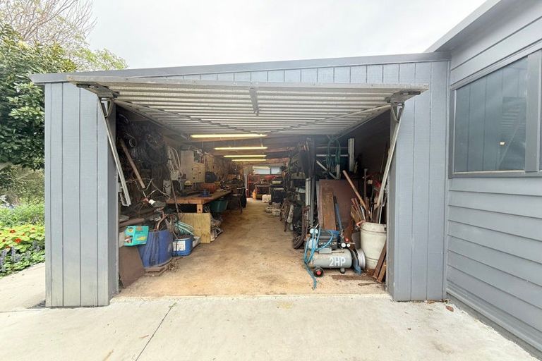 Photo of property in 154 Ohinepanea Road, Pukehina, Te Puke, 3186