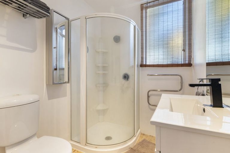 Photo of property in 27a Peter Terrace, Castor Bay, Auckland, 0620