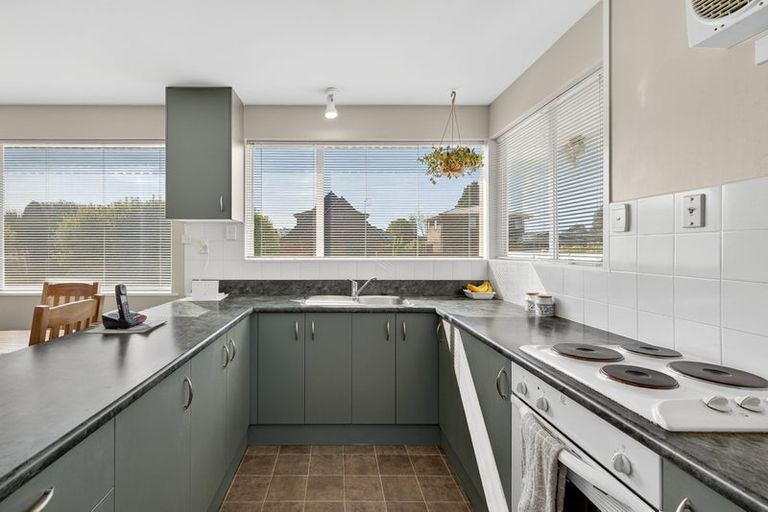 Photo of property in 7 Talltree Avenue, Avonhead, Christchurch, 8042