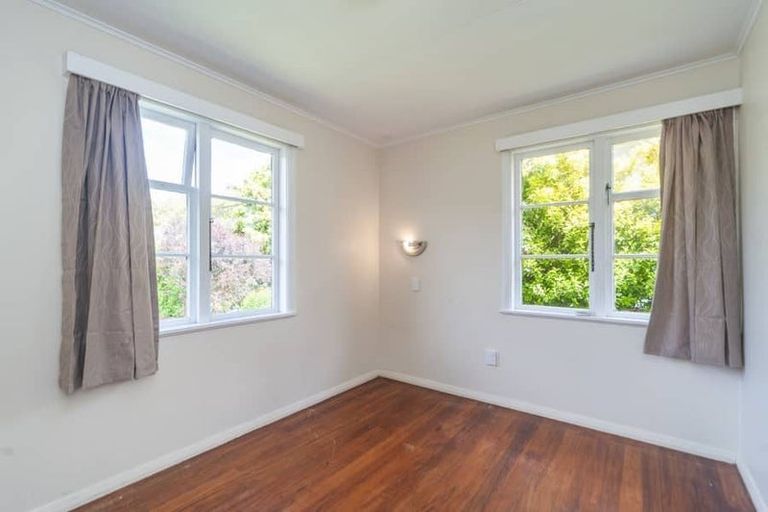 Photo of property in 34 Allington Road, Karori, Wellington, 6012