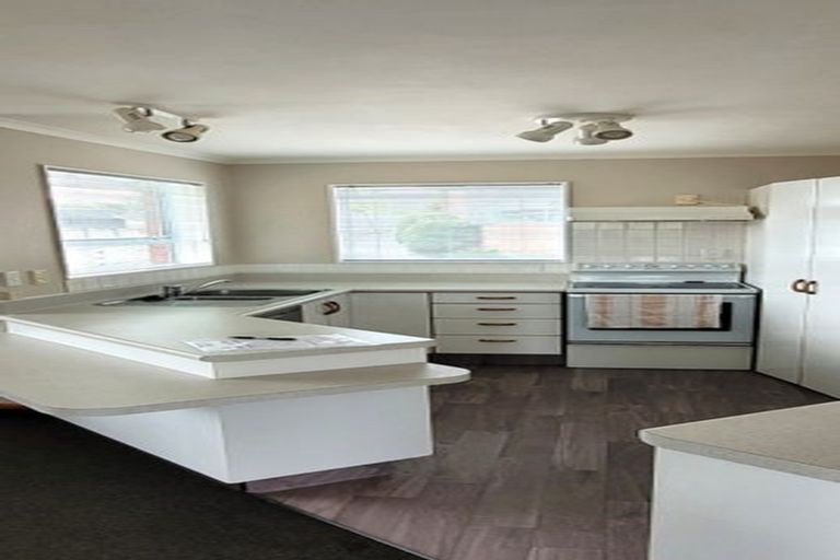 Photo of property in 8 Burns Street, Westown, New Plymouth, 4310