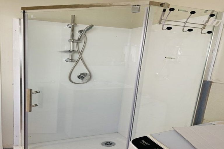 Photo of property in 82 Sykes Road, Weymouth, Auckland, 2103