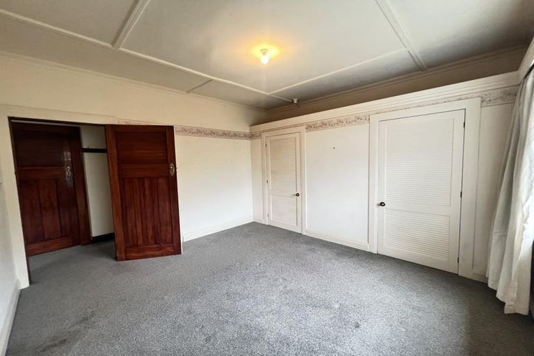 Photo of property in 9 Hungerford Road, Lyall Bay, Wellington, 6022