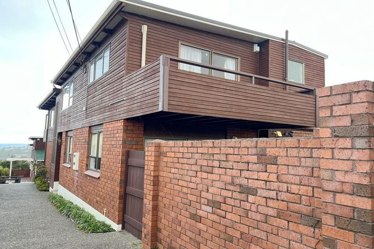 Photo of property in 1/55 Aberdeen Road, Castor Bay, Auckland, 0620