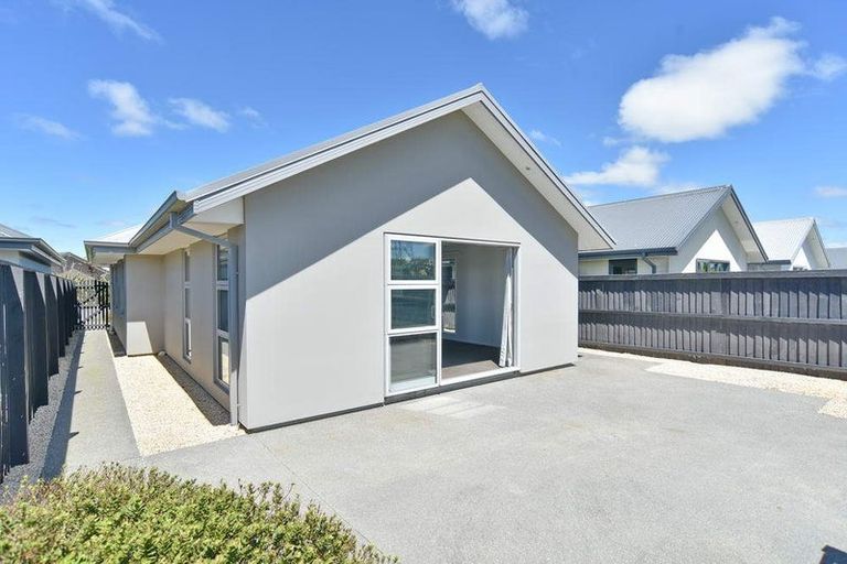 Photo of property in 8 Helmore Street, Rangiora, 7400