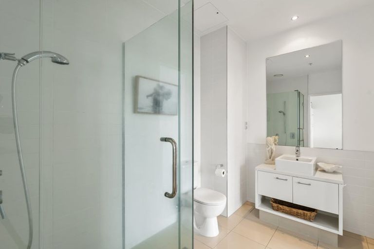 Photo of property in Sentinel Apartments, 905/3 Northcroft Street, Takapuna, Auckland, 0622