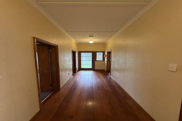 Photo of property in 187 The Parade, Island Bay, Wellington, 6023
