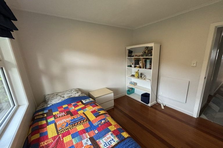 Photo of property in 30 Atkinson Road, Titirangi, Auckland, 0604