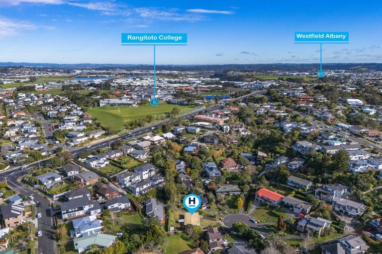 Photo of property in 18 Wisteria Way, Mairangi Bay, Auckland, 0630